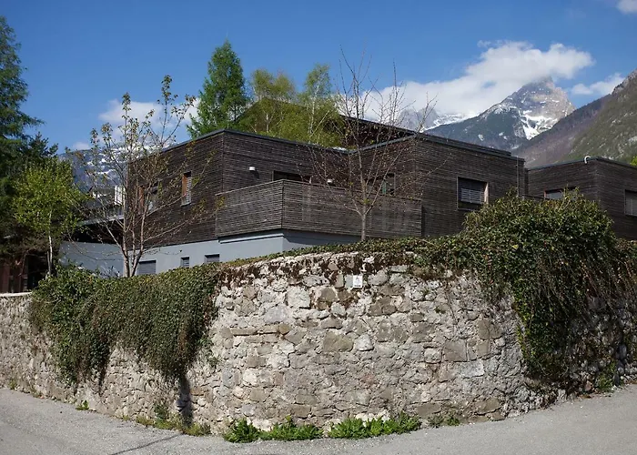 Sunny Villa